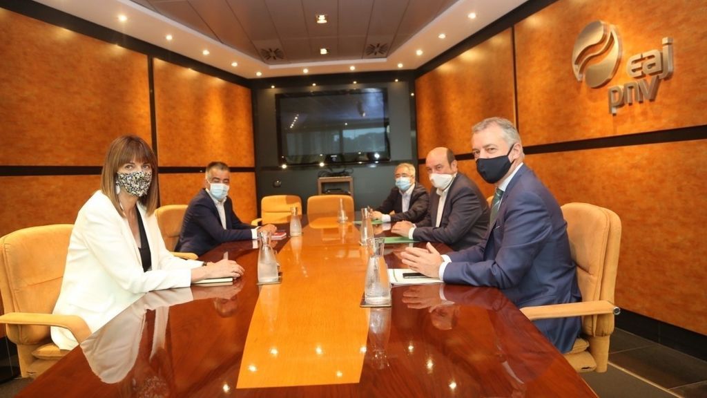 PNV y PSE cierran un acuerdo para reeditar su Gobierno de coalición en el País Vasco PNV y PSE cierran un acuerdo para reeditar su Gobierno de coalición en el País Vasco