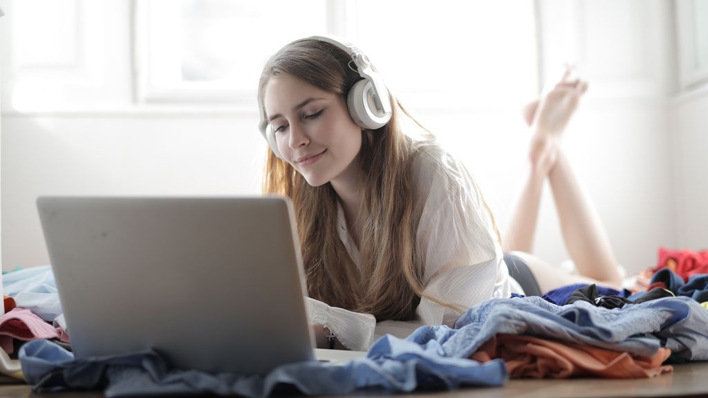 Escuchar música en la cama