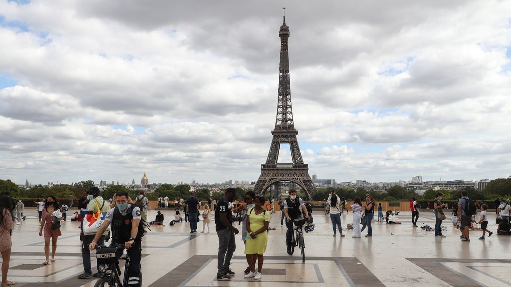 Francia pone en alerta roja a sus 21 departamentos tras superar los 6.000 contagios en un día Francia pone en alerta roja a sus 21 departamentos tras superar los 6.000 contagios en un día