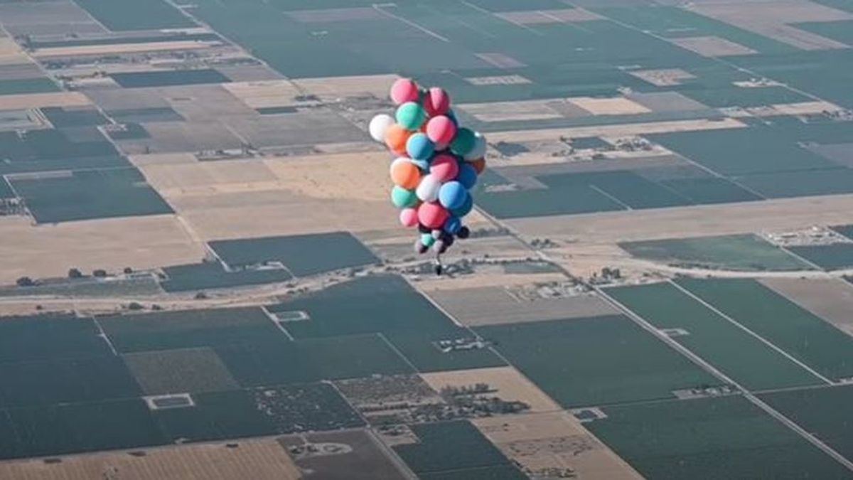 De 'Up' a la realidad: el ilusionista David Blaine cruzará el río Hudson con globos de helio