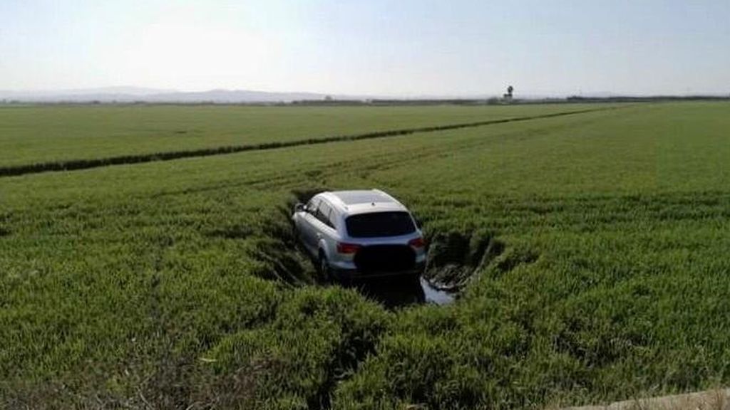 COCHE ATARDECER