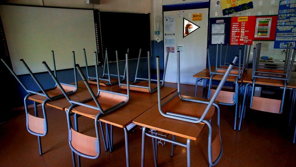 Asturias retrasa el inicio del curso para hacer PCR a profesores y garantizar la seguridad en las aulas Asturias retrasa el inicio del curso para hacer PCR a profesores y garantizar la seguridad en las aulas