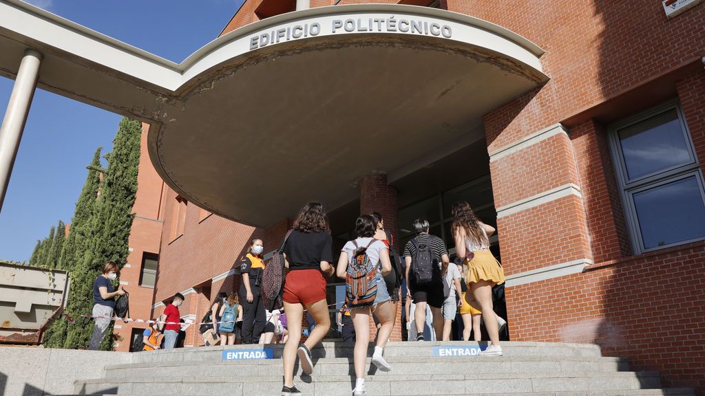 Equipamiento para clases en remoto y límites de aforo: las universidades madrileñas se adaptan a la Covid-19 Equipamiento para clases en remoto y límites de aforo: las universidades madrileñas se adaptan a la Covid-19