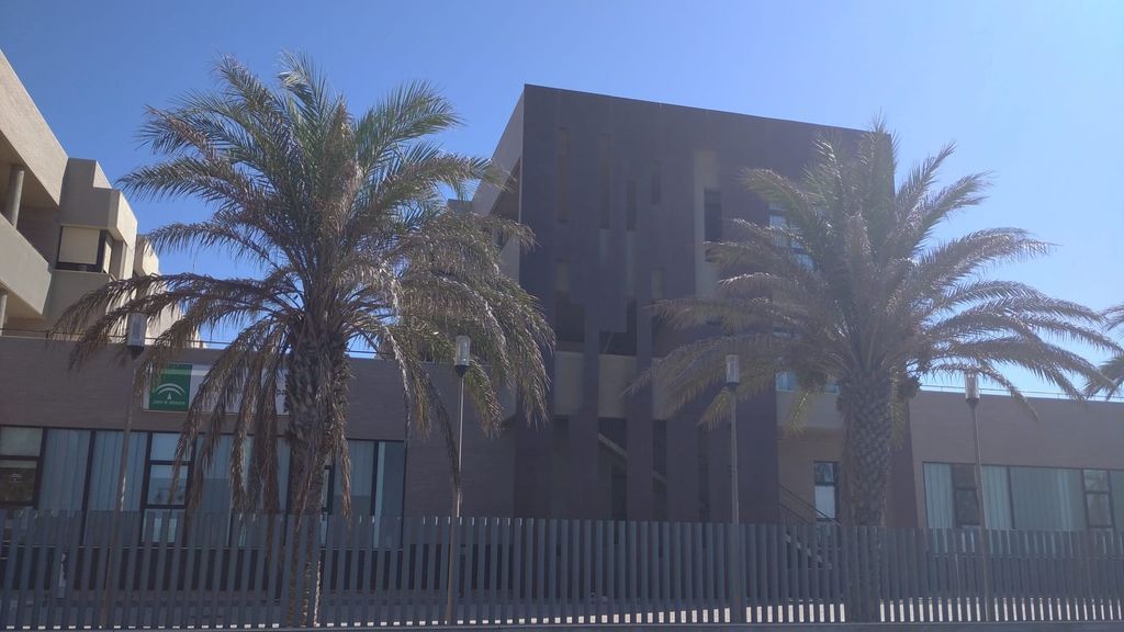 Ascienden a 110 los positivos en la residencia de 'El Zapillo' y a 33 en la de Terque Ascienden a 110 los positivos en la residencia de 'El Zapillo' y a 33 en la de Terque