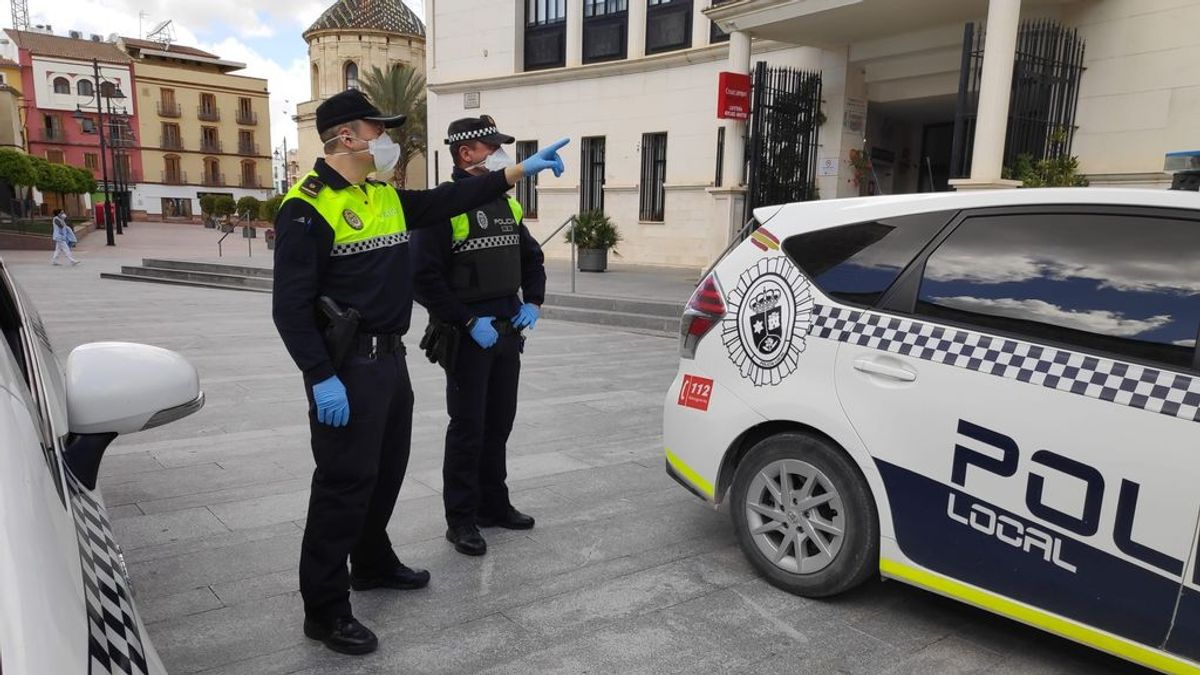 Heridos 4 policías locales de Lucena al pedir a tres individuos que usaran mascarilla Heridos 4 policías locales de Lucena al pedir a tres individuos que usaran mascarilla