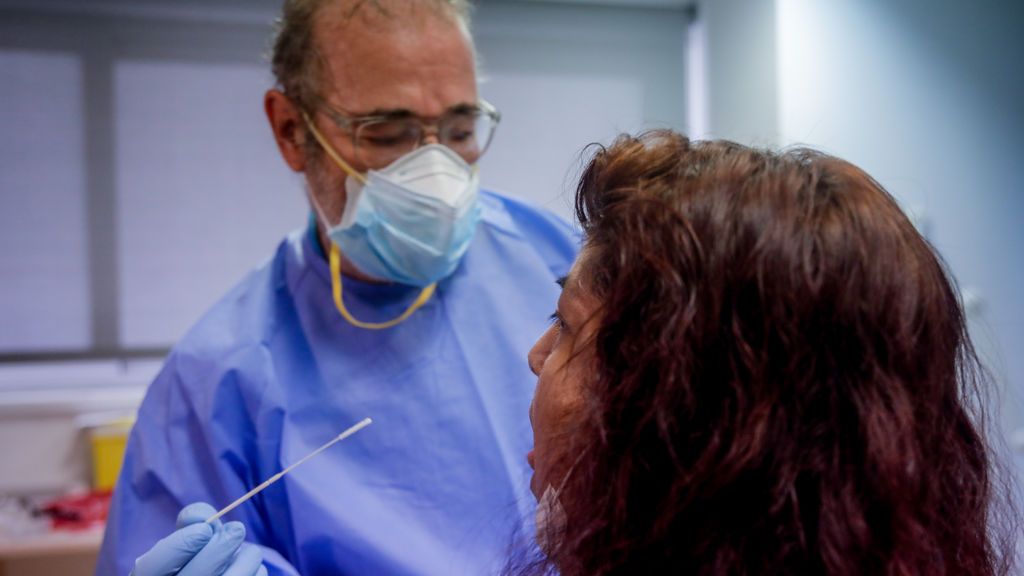 Sanidad confirma 26 positivos por coronavirus en un almacén de ajos de Badajoz Sanidad confirma 26 positivos por coronavirus en un almacén de ajos de Badajoz