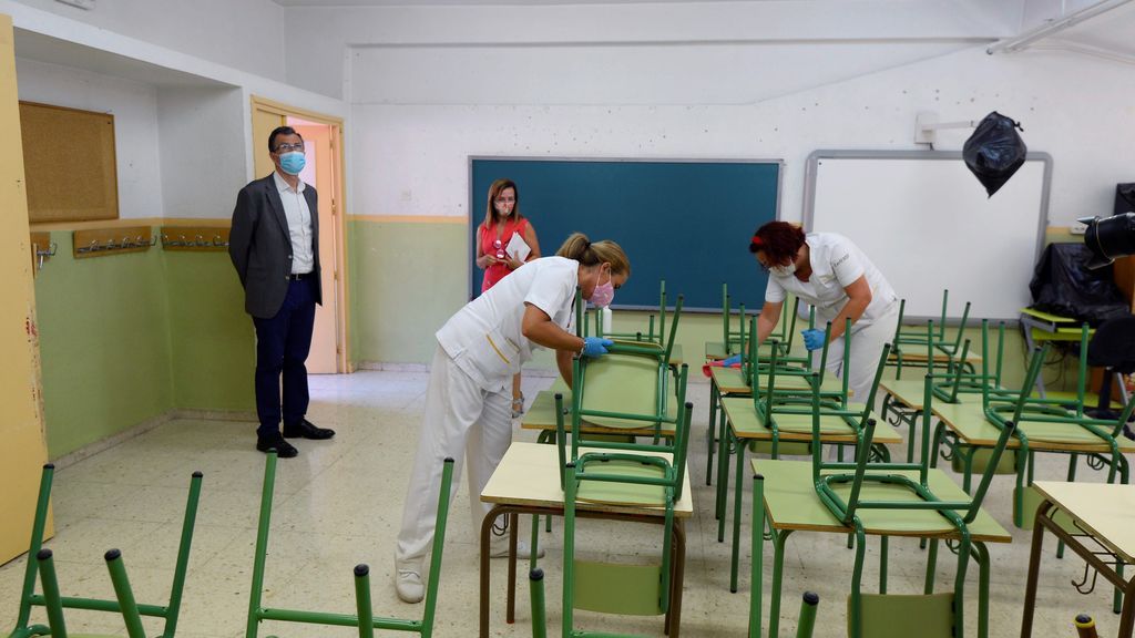 Los síntomas de la COVID-19 con los que alumnos y docentes no deben acudir a los centros de Madrid