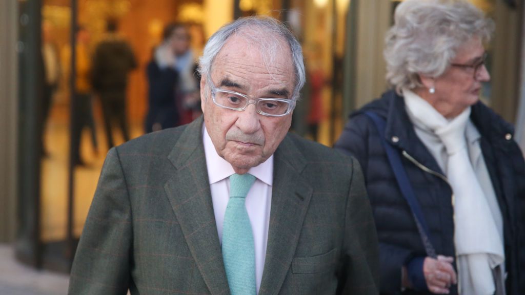 Iglesias califica de "vergüenza" el apoyo de cuatro expresidentes al exministro Martín Villa Iglesias califica de "vergüenza" el apoyo de cuatro expresidentes al exministro Martín Villa