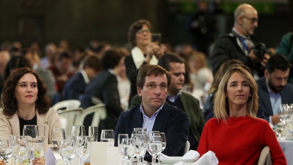 Álvarez de Toledo ahora contra Almeida: "Ha pasado de ser alcalde a portavoz contra la exportavoz" Álvarez de Toledo ahora contra Almeida: "Ha pasado de ser alcalde a portavoz contra la exportavoz"