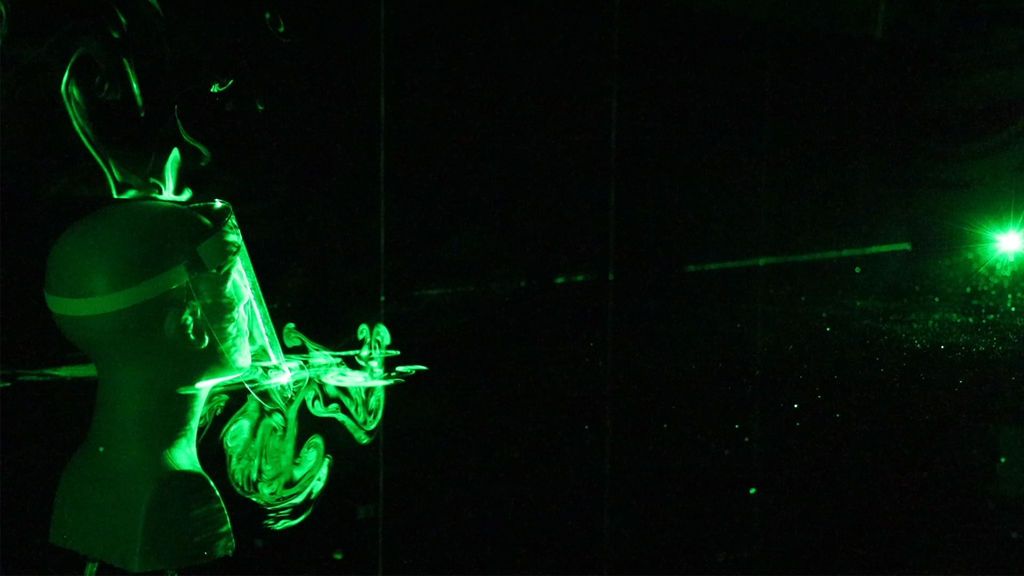Vídeo ilustrativo de la dispersión de gotículas con una pantalla de protección facial