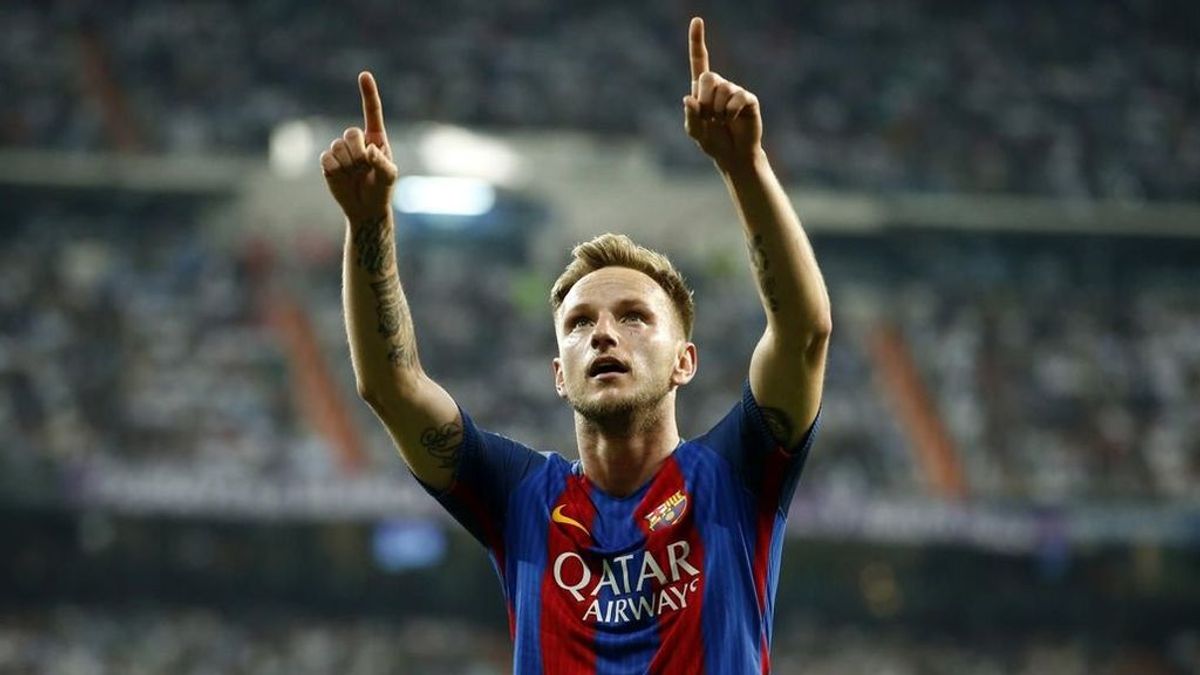 Rakitic se despide del Barça satisfecho por el deber cumplido y con un mensaje a Messi: "Hay que respetarle" Rakitic se despide del Barça satisfecho por el deber cumplido y con un mensaje a Messi: "Hay que respetarle"