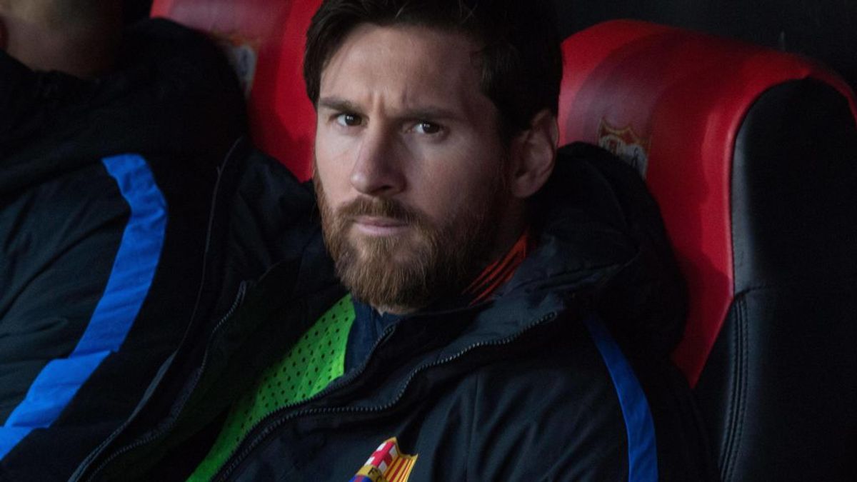 Leo Messi, en un partido en el banquillo con el Barcelona.