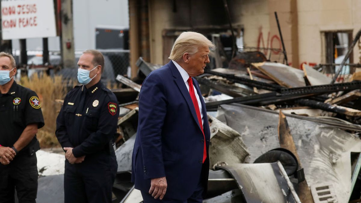 Trump muestra un claro apoyo a la policía a pesar de las protestas por racismo en Kenosha Trump muestra un claro apoyo a la policía a pesar de las protestas por racismo en Kenosha