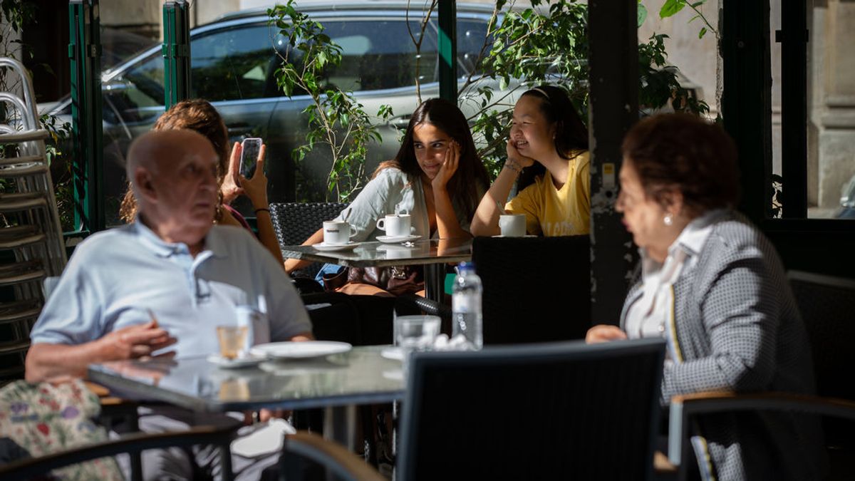 Los restauradores de Barcelona, en guerra contra las nuevas restricciones, llaman a la desobediencia Los restauradores de Barcelona, en guerra contra las nuevas restricciones, llaman a la desobediencia