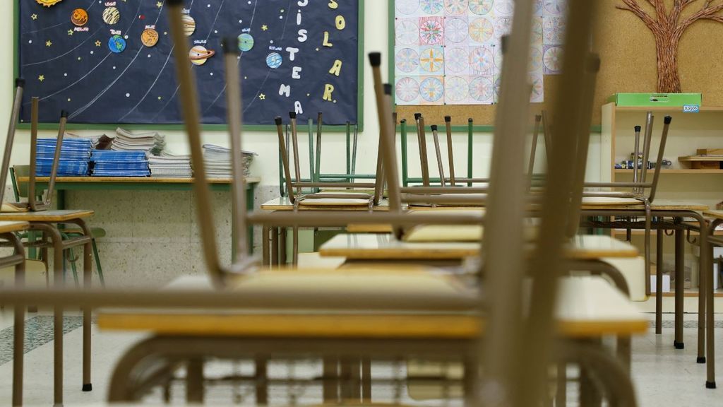Andalucía, Cataluña y Madrid recibirán la mitad de los 2.000 millones del Fondo Covid para Educación Andalucía, Cataluña y Madrid recibirán la mitad de los 2.000 millones del Fondo Covid para Educación