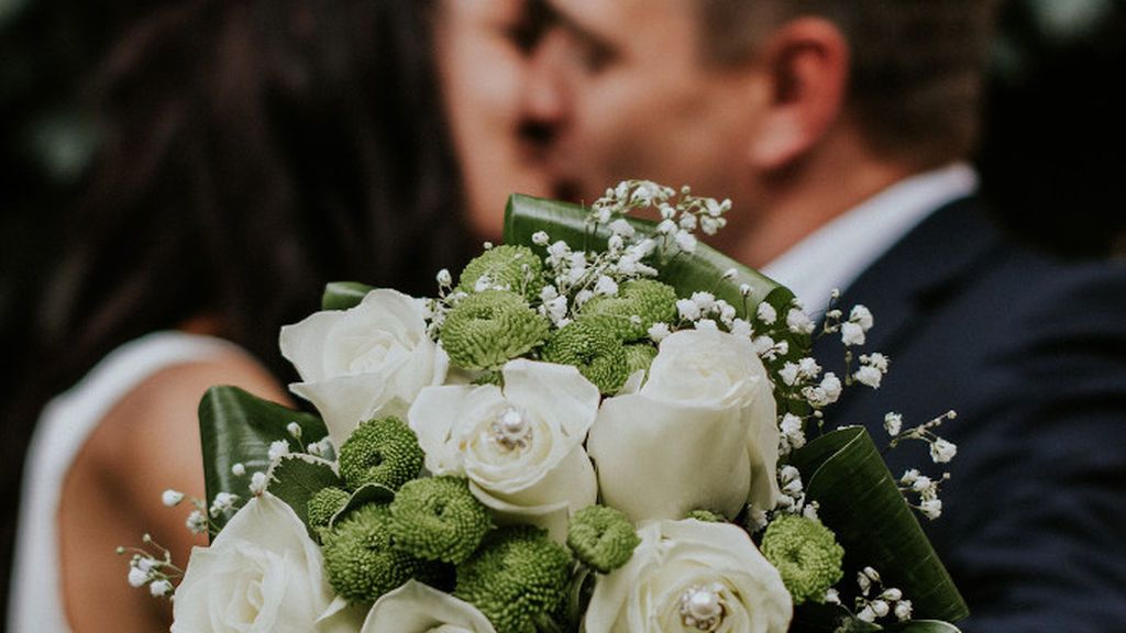 ¿Hay que pagar a Hacienda por los regalos y el dinero de la boda?