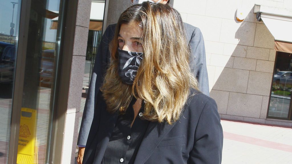 Xandra Falcó, destrozada en el último adiós a su marido Jaime Carvajal