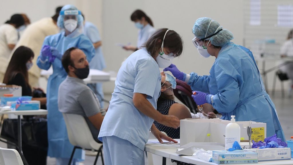 Sanidad anota 8.959 contagios de coronavirus y 40 muertes en el último día Sanidad anota 8.959 contagios de coronavirus y 40 muertes en el último día