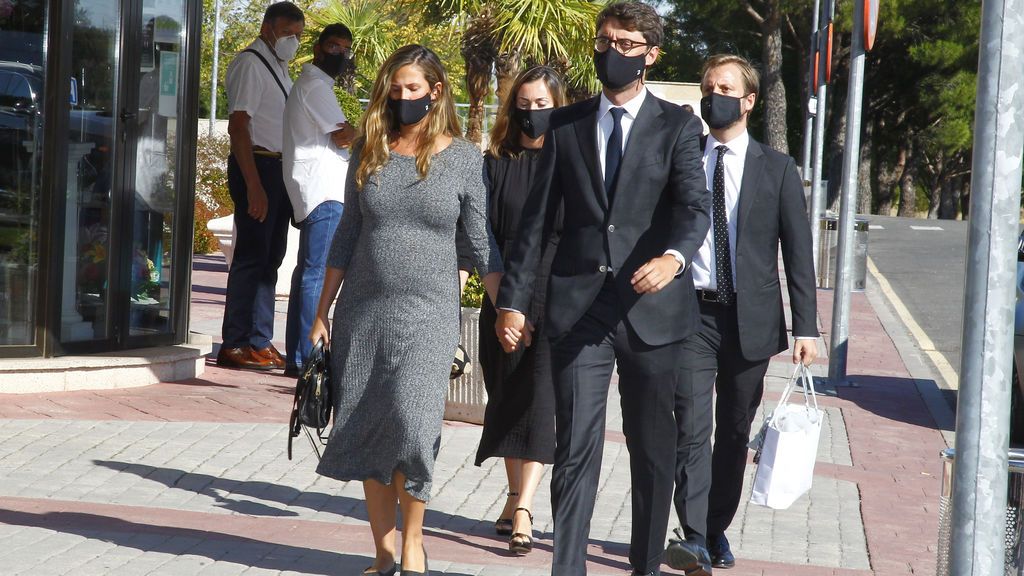 Xandra Falcó, destrozada en el último adiós a su marido Jaime Carvajal