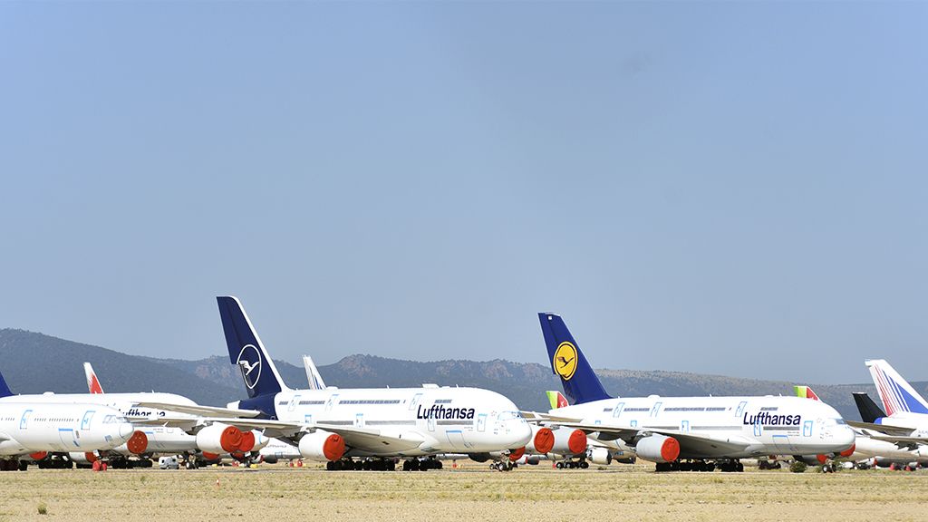 A380 estacionados en el aeropuerto de Teruel