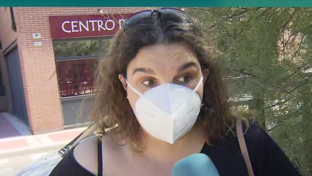 Vecina de la mujer problemática en Villalba: "Me la encontré con un cuchillo intentando entrar en mi casa"