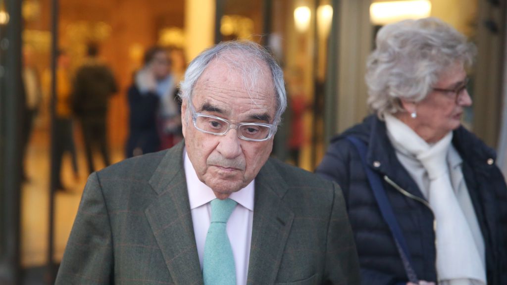 Martín Villa defiende su papel en la Transición: "Fue todo lo contrario a un genocidio" Martín Villa defiende su papel en la Transición: "Fue todo lo contrario a un genocidio"