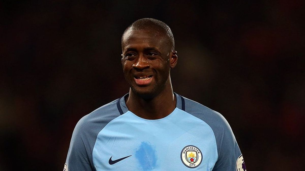 Yaya Toure, expulsado de un partido benéfico por ofrecer 19 prostitutas a sus compañeros en el hotel: “Le largamos nosotros” Yaya Toure, expulsado de un partido benéfico por ofrecer 19 prostitutas a sus compañeros en el hotel: “Le largamos nosotros”