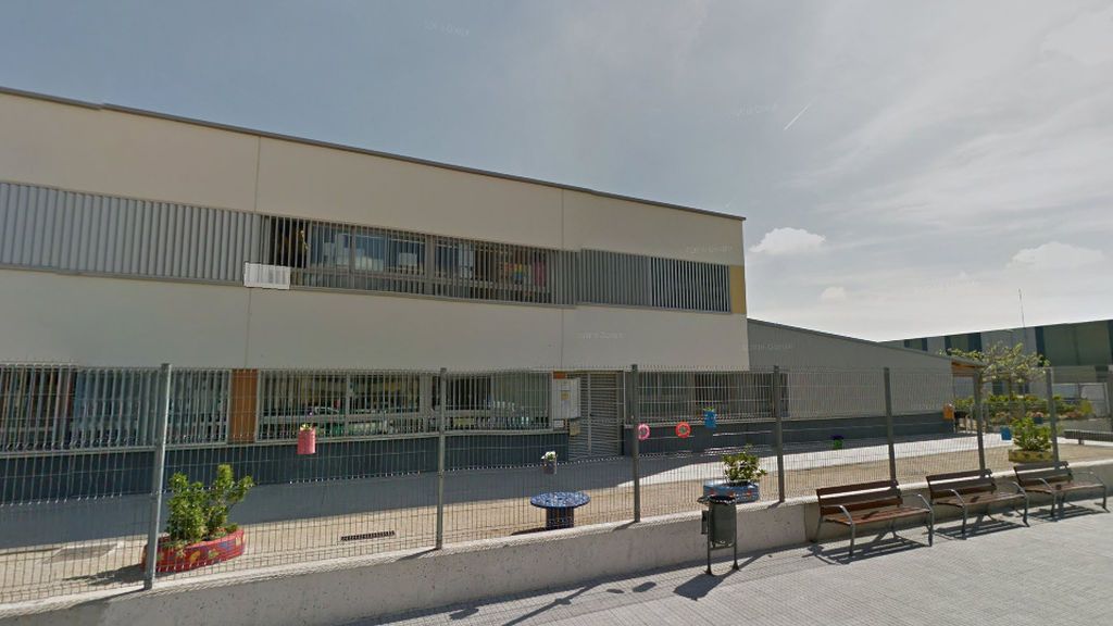 Un colegio de Barcelona retrasa el inicio del curso porque parte de la plantilla está en cuarentena Un colegio de Barcelona retrasa el inicio del curso porque parte de la plantilla está en cuarentena