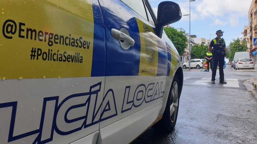 Sevilla suma 162 denuncias en dos días por consumo de alcohol en la calle y la omisión de la mascarilla Sevilla suma 162 denuncias en dos días por consumo de alcohol en la calle y la omisión de la mascarilla