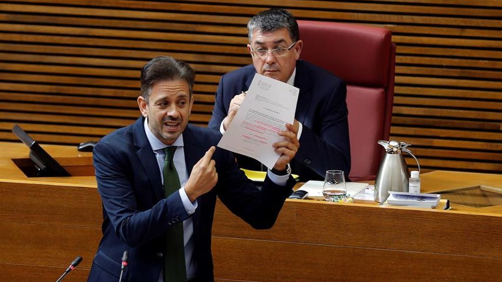 El PP muestra por error un cartel de un centro de salud de Madrid para criticar la gestión sanitaria de la Generalitat Valenciana El PP muestra por error un cartel de un centro de salud de Madrid para criticar la gestión sanitaria de la Generalitat Valenciana