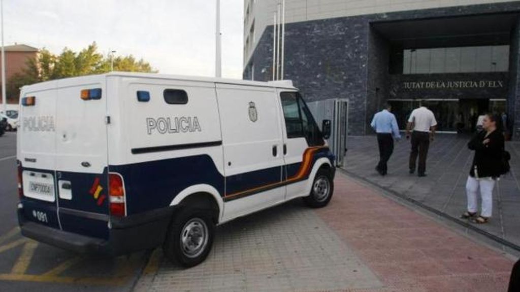 La madre de Aarón y su pareja, culpables de asesinato del niño de dos años estrangulado en Elche La madre de Aarón y su pareja, culpables de asesinato del niño de dos años estrangulado en Elche