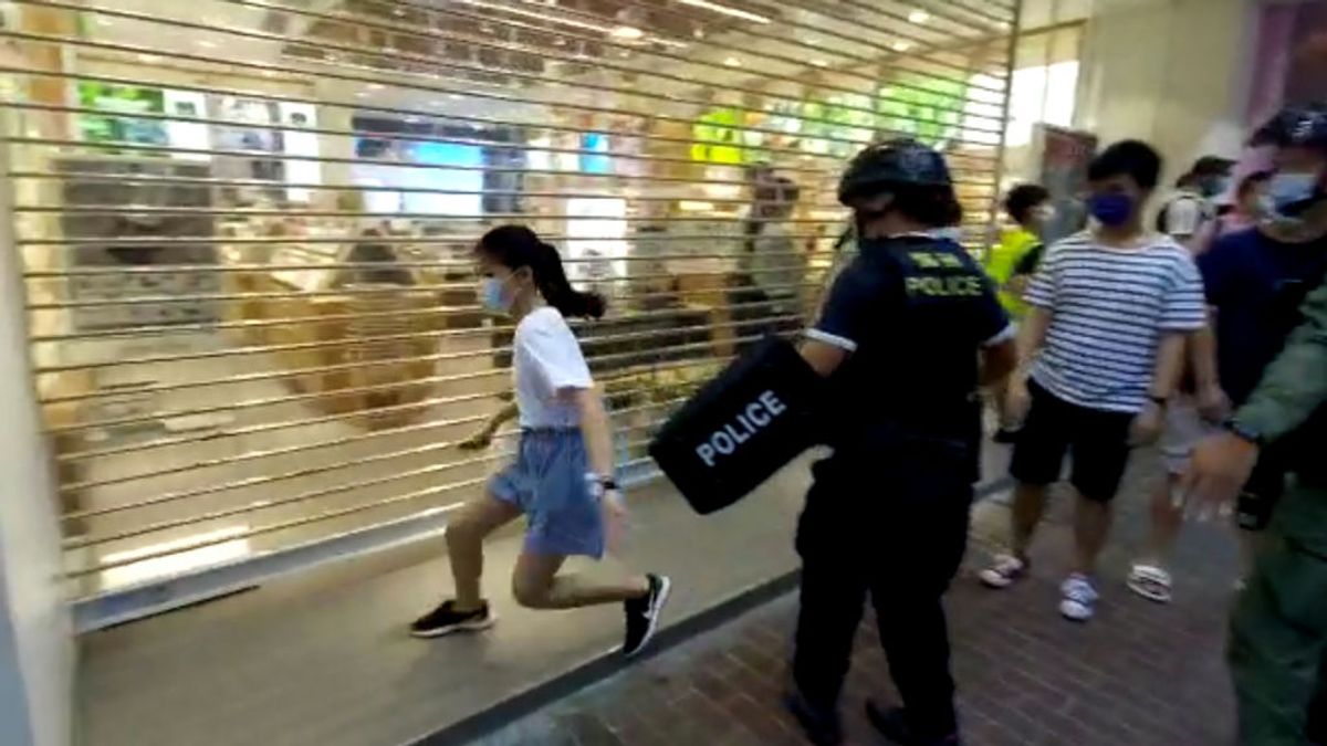 Indignación en Hong Kong tras el violento arresto policial de una niña de 12 años