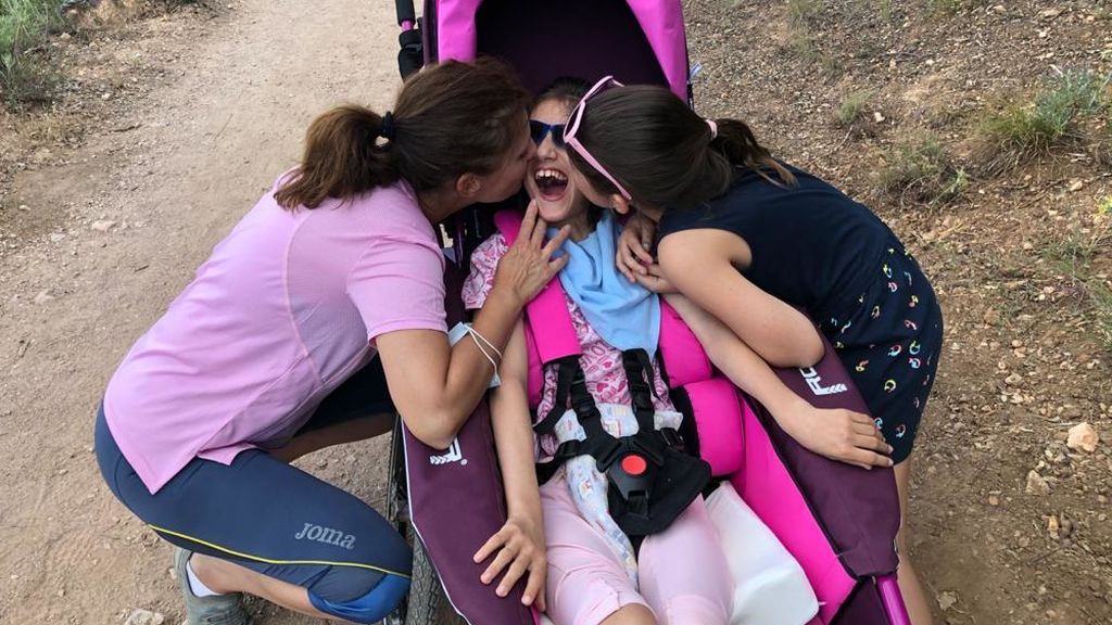 Ana Rosa Plaza: "Si mi hija pequeña va al colegio y se contagia, la mayor puede morir" Ana Rosa Plaza: "Si mi hija pequeña va al colegio y se contagia, la mayor puede morir"