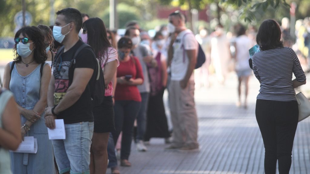 Madrid anota 10.500 contagios de coronavirus y 53 muertos en el fin de semana Madrid anota 10.500 contagios de coronavirus y 53 muertos en el fin de semana