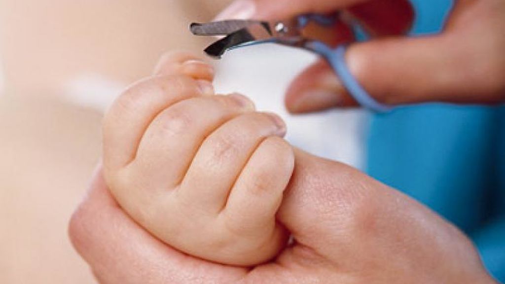 Para cortar bien las uñas al bebé habrá que tener las herramientas adecuadas.