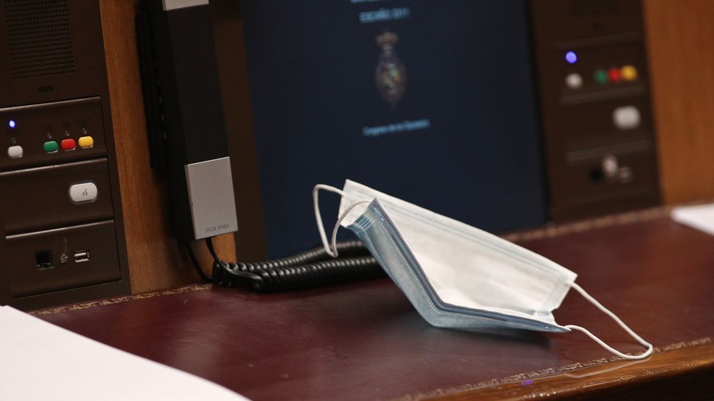 Mascarilla obligatoria para los diputados también en el escaño Mascarilla obligatoria para los diputados también en el escaño