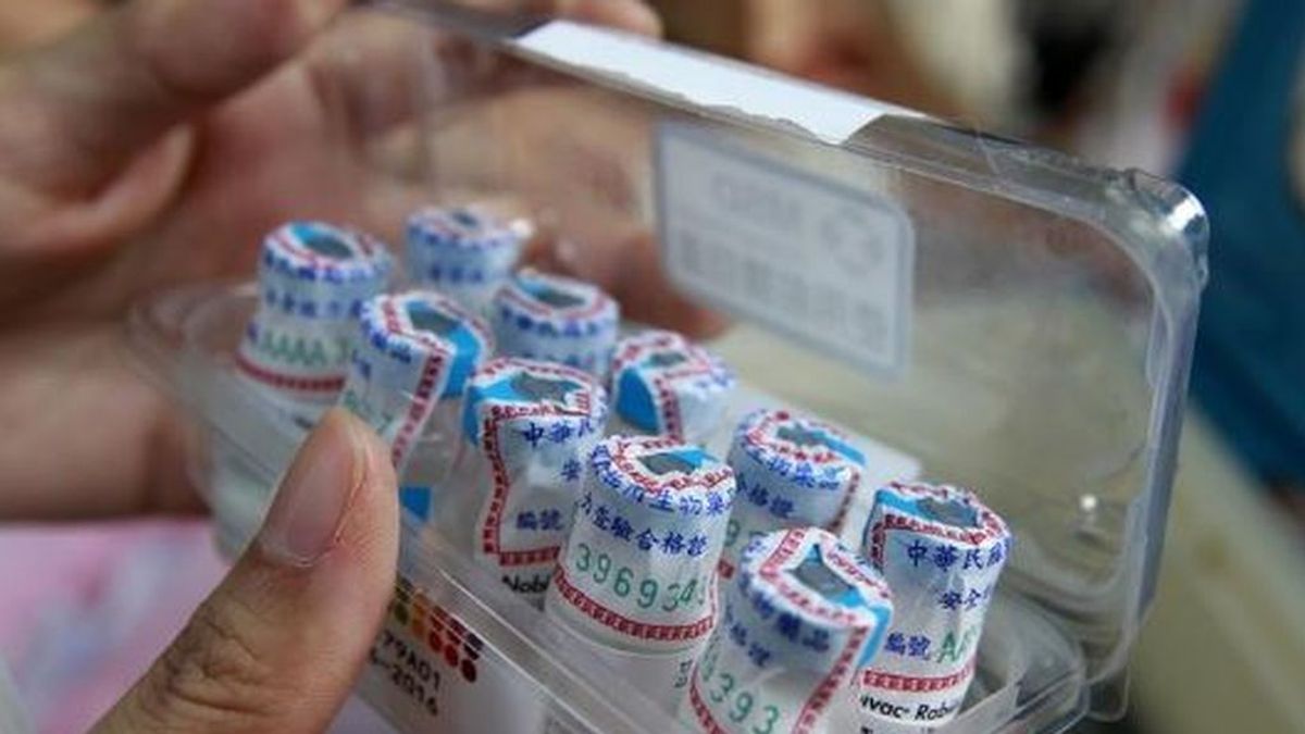 China ya ha probado dos vacunas contra el covid en "cientos de miles" de sus ciudadanos que no se han infectado