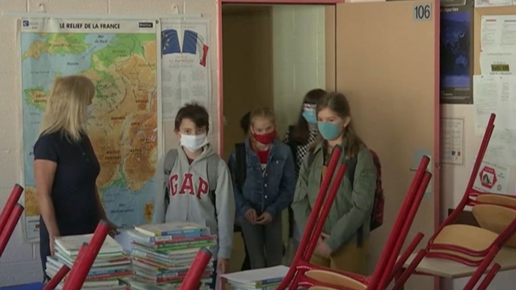 Francia cierra 28 colegios en una semana