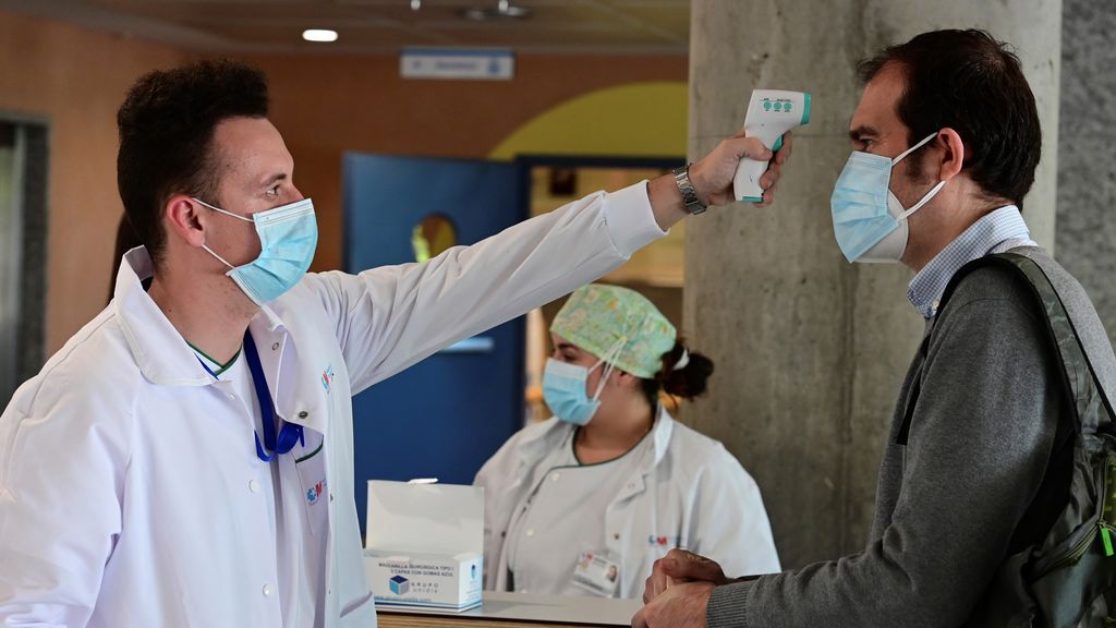 Madrid notifica una subida a 21 muertos y 2.912 casos de coronavirus en la última jornada Madrid notifica una subida a 21 muertos y 2.912 casos de coronavirus en la última jornada