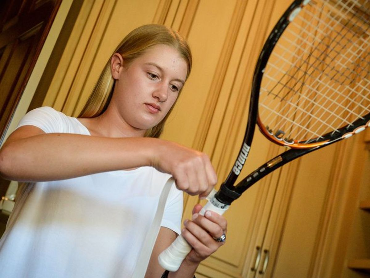 Línea de visión espalda Mansión Diferencias entre el grip y overgrip de una raqueta de tenis - Deportes  Cuatro