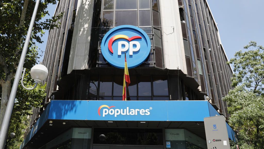 Un juez obliga al PP a readmitir o indemnizar a una trabajadora con 30 años al servicio del partido Un juez obliga al PP a readmitir o indemnizar a una trabajadora con 30 años al servicio del partido