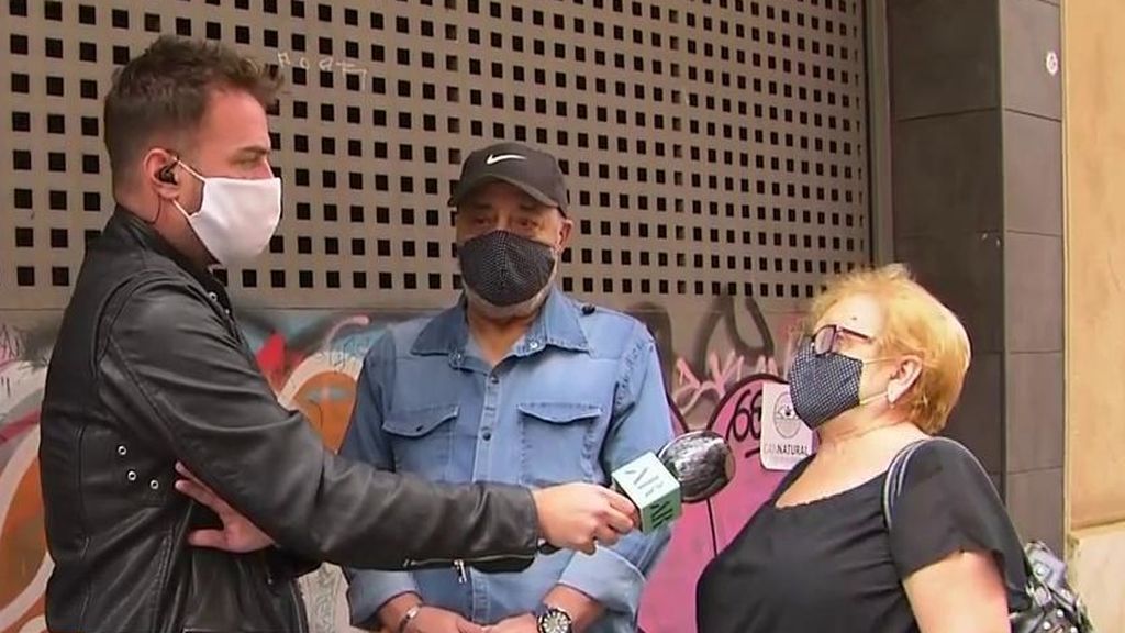 Vecinos atemorizados con la okupación en el barrio de Poble-Sec, Barcelona