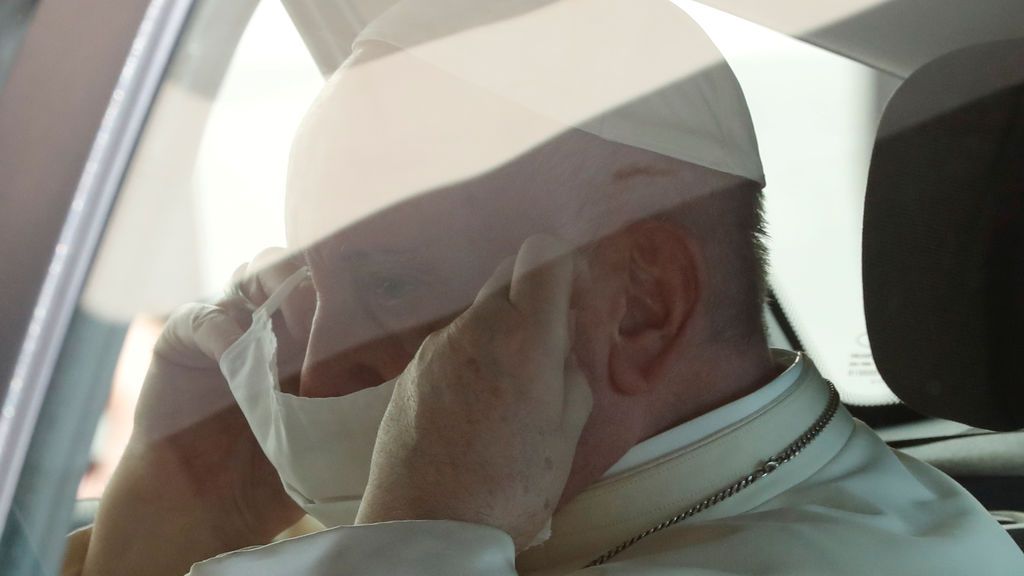 La primera imagen del Papa con mascarilla La primera imagen del Papa con mascarilla