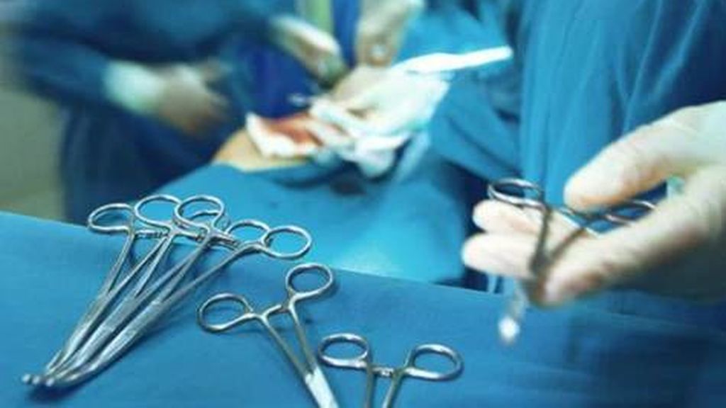Se olvidaron una compresa en su útero después de la operación: ahora el Gobierno de Aragón debe indemnizarla con 107.387 euros Se olvidaron una compresa en su útero después de la operación: ahora el Gobierno de Aragón debe indemnizarla con 107.387 euros