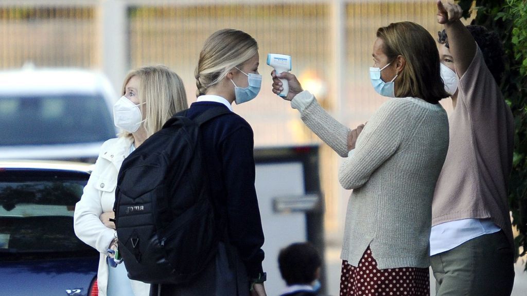 A su llegada le han controlado la fiebre