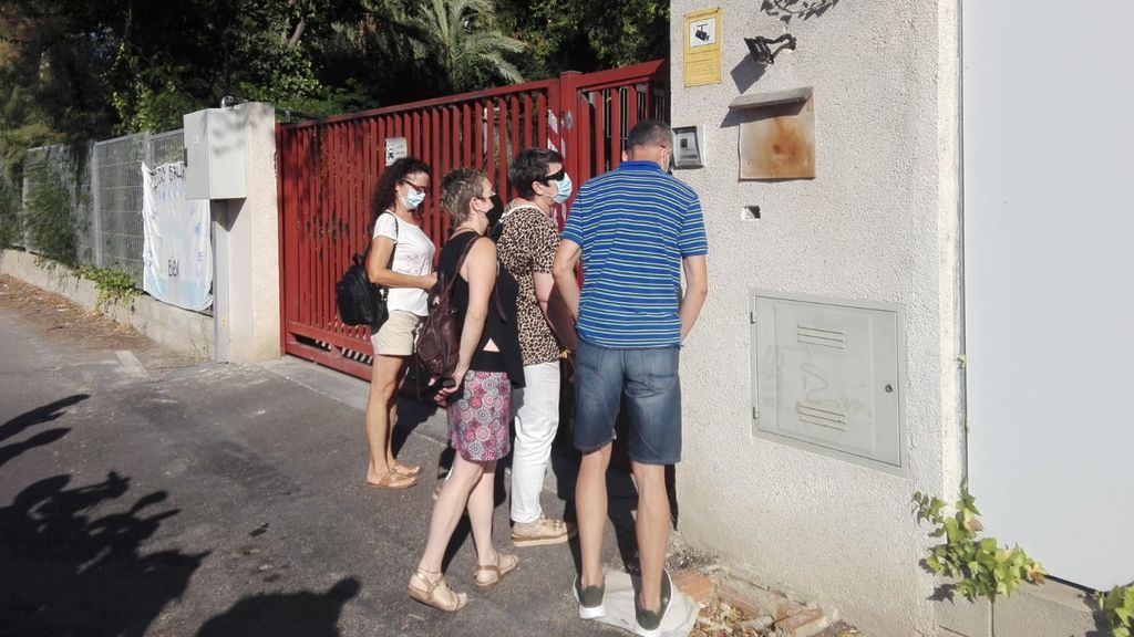 FAMILIARES PUERTA RESIDENCIA