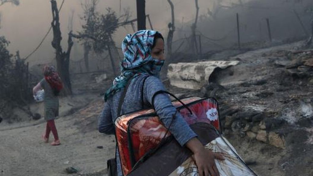 El fuego destruye el campamento de refugiados de  Moria y deja al raso a más de 12.000 personas