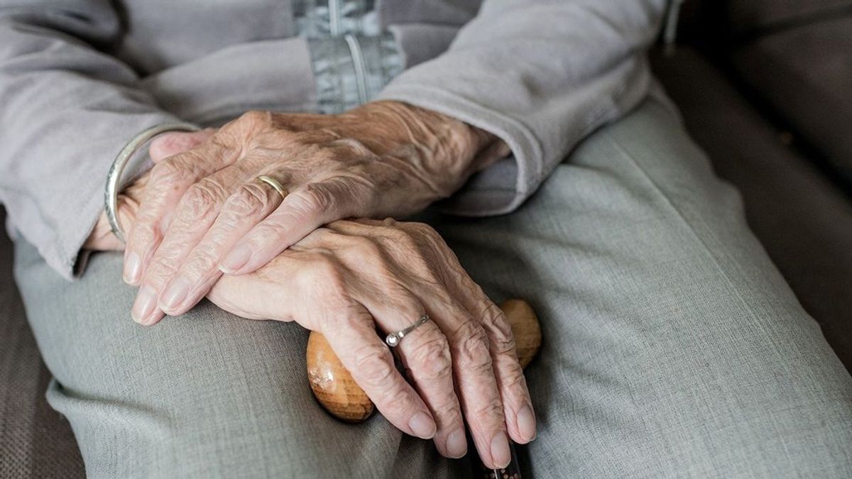 Un anciano en una residencia Un anciano en una residencia
