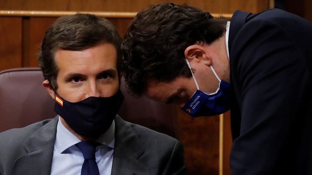 Casado atornilla al Gobierno tras su primera gran derrota parlamentaria: No negociará los presupuestos Casado atornilla al Gobierno tras su primera gran derrota parlamentaria: No negociará los presupuestos
