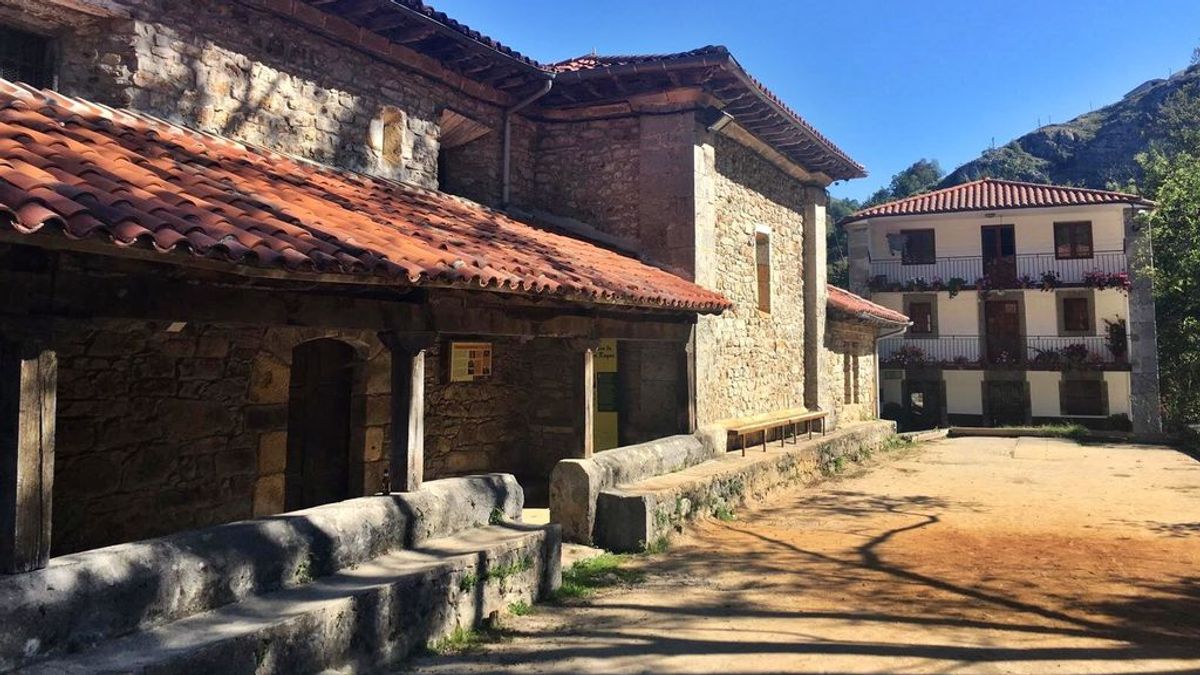 San Roque de Riomiera, "el pueblo fantasma" que en una semana ha pasado de los cero casos al autoconfinamiento San Roque de Riomiera, "el pueblo fantasma" que en una semana ha pasado de los cero casos al autoconfinamiento